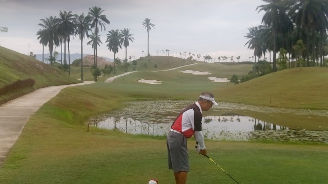 Kaz at the hole 11 tee box